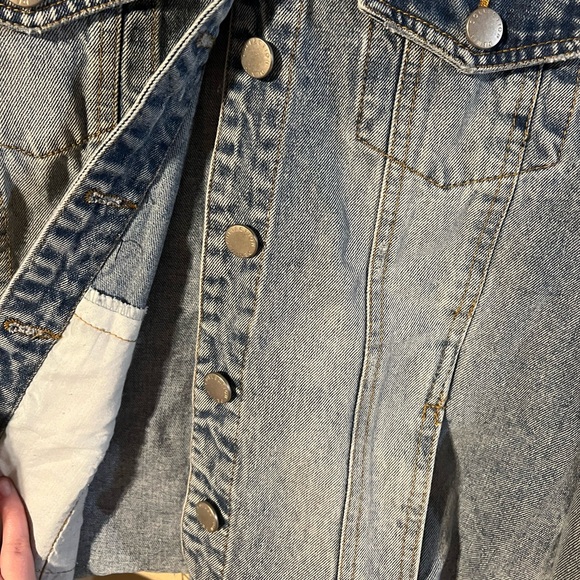 CISONO Cropped Jean Jacket - Picture 5 of 5